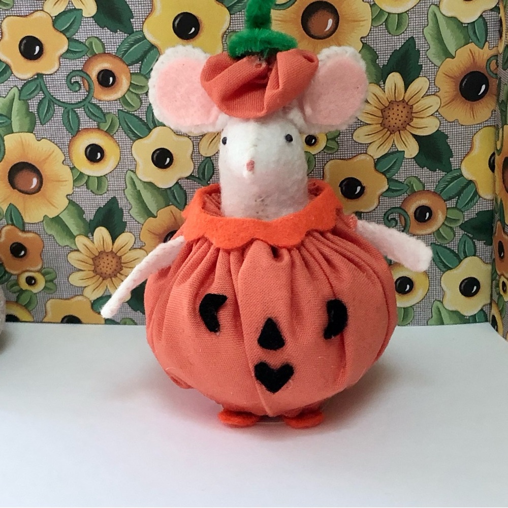 Pumpkin Costume Felt mouse Art Doll Halloween charcuterie cake topper - Picture 2 of 10